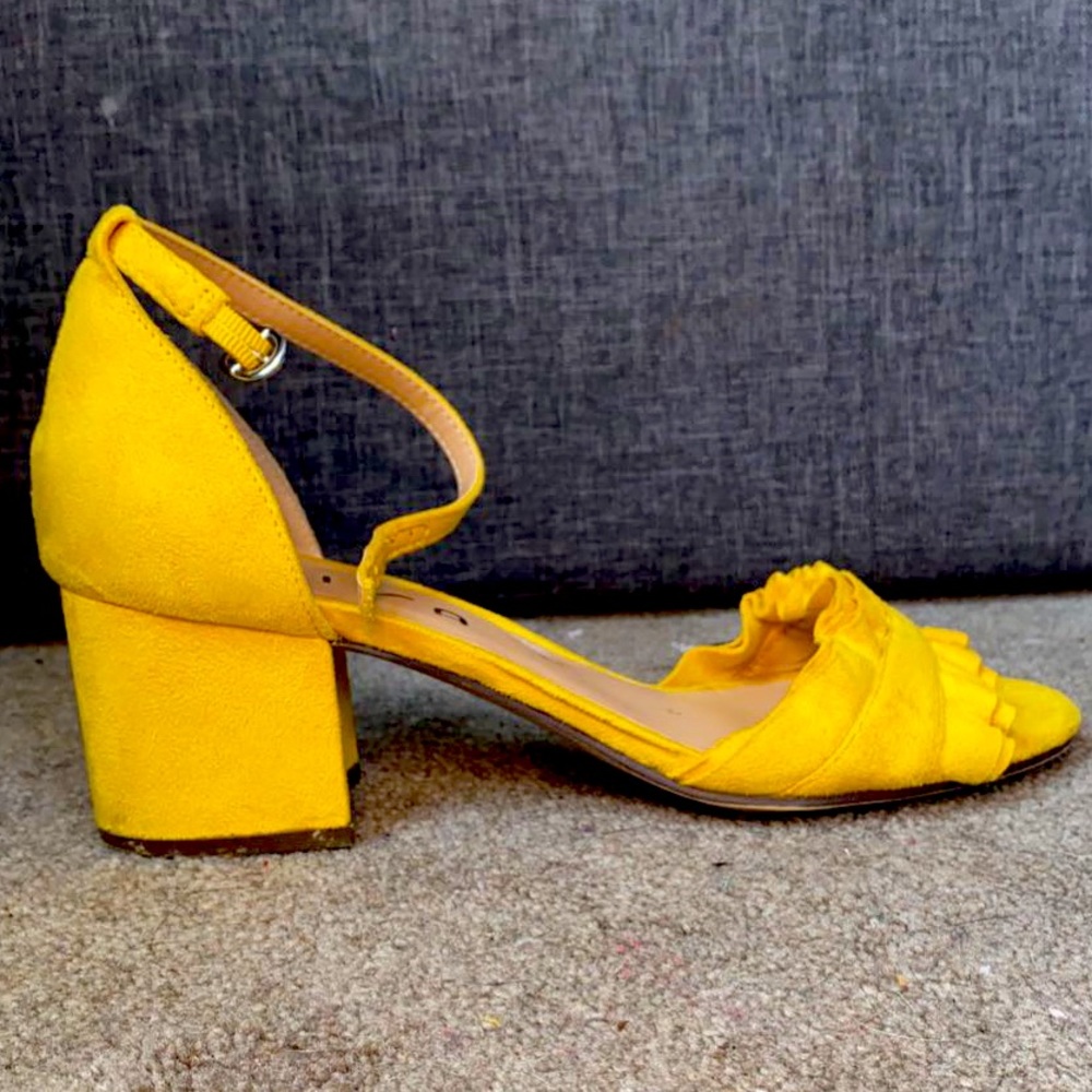Yellow Ruffle Heals💛 - Picture 3 of 3
